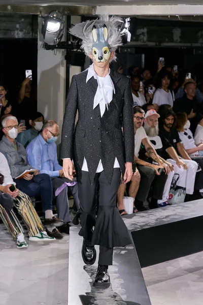 Look 30